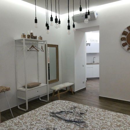 Апартаменти Vivi House Неаполь Екстер'єр фото
